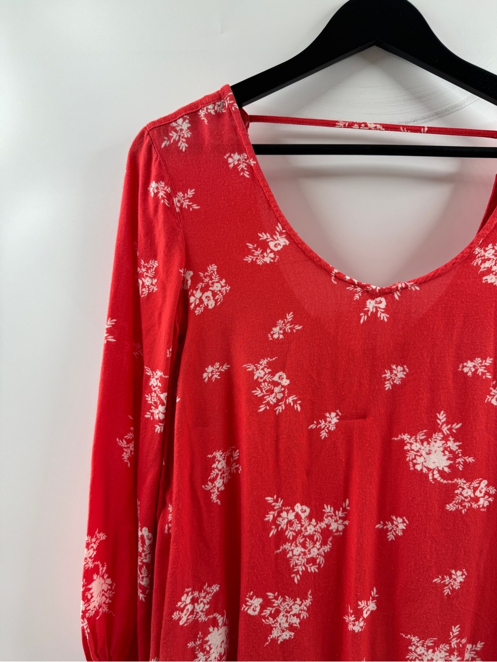 Billabong Red Floral Long Sleeve Blouse – Women's XS (Fits Up to Medium) - Picture 2 of 9